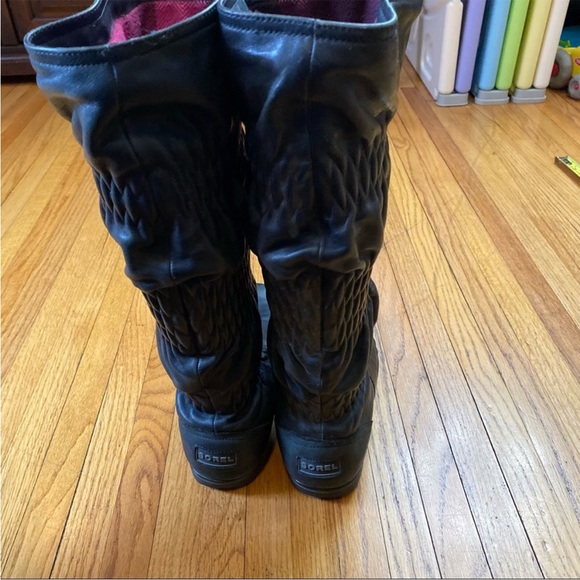 SOREL Black Leather Ruched Winter Boots - Picture 5 of 10